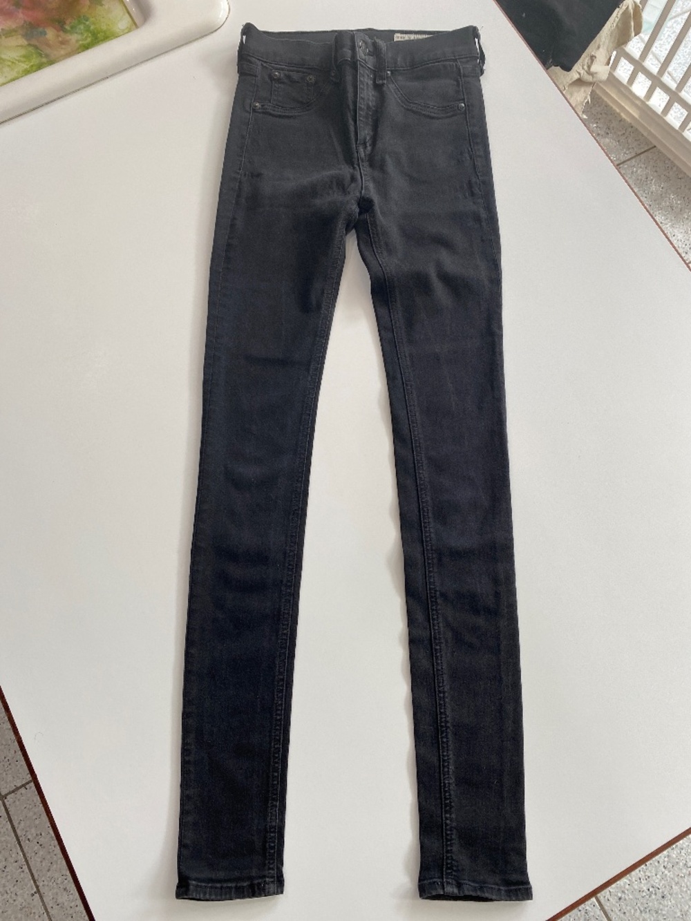 Rag & bone black faded stretch 10 inch skinny jeans sz 25